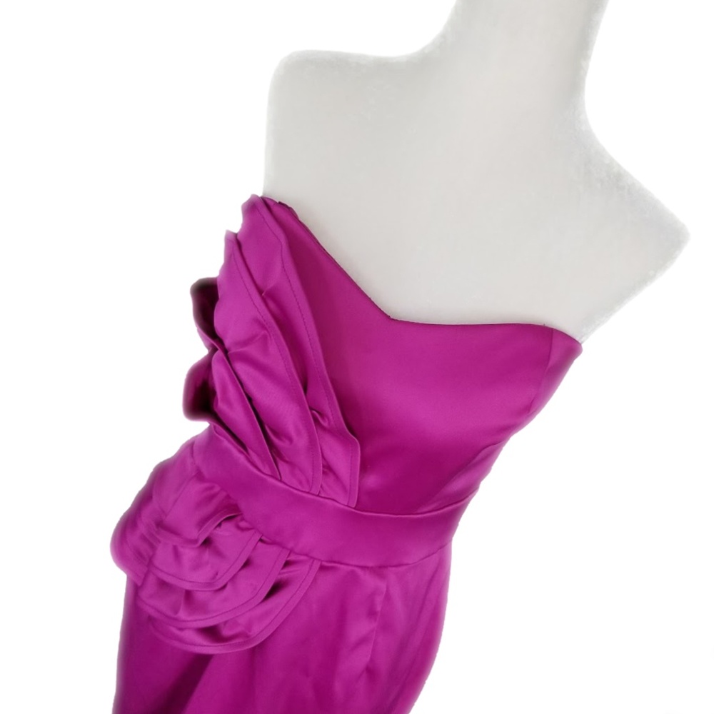 DRESS  Size 8 - Picture 3 of 8